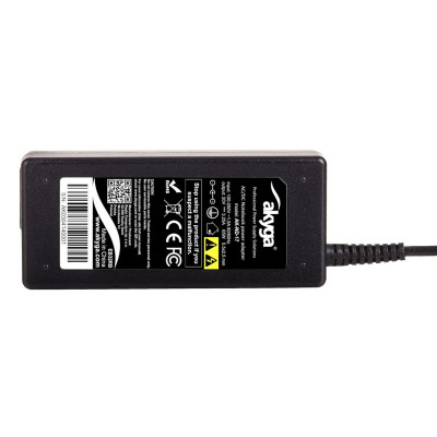 Chargeur d'ordinateur portable Akyga AK-ND-17 65 W sur la caverne des 